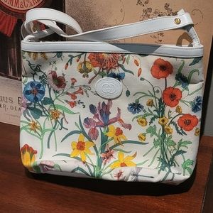 Vintage Gucci Flora crossbody bucket purse COA